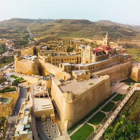 Διαμέρισμα Kenn Gozitan And Pool - Happy Santu Pietru