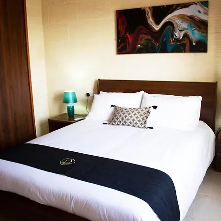 Kenn Gozitan And Pool - Happy