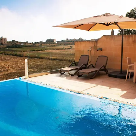 Kenn Gozitan And Pool - Happy Apartment *