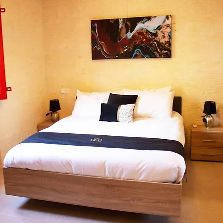 Kenn Gozitan And Pool - Happy Apartament